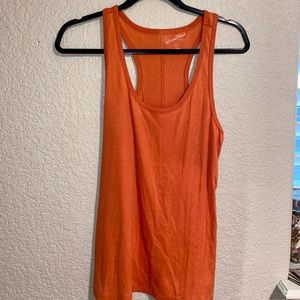 Universal Thread Tank